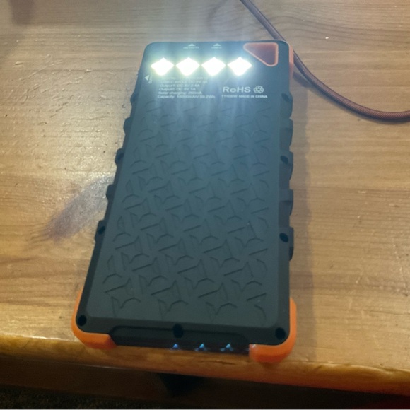 ToughTested: Solar power charger bank withflashlight feature 3 piece bundle/set - Picture 9 of 9